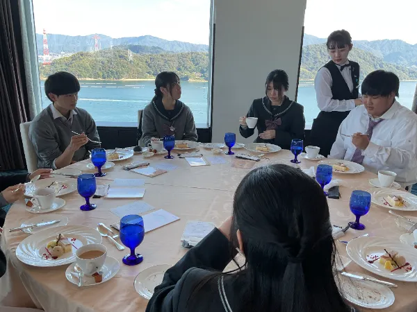 【3年　調理パティシエ・服飾】西洋料理テーブルマナー講習