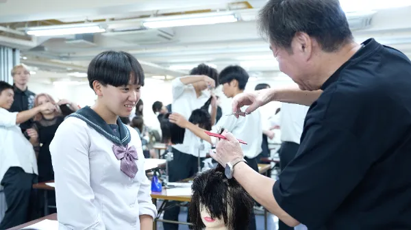 2年生探究クエストⅡ🚀 地域企業10社を訪問！学びあふれる一日を体験しました！